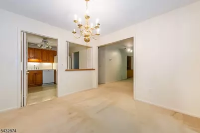 195 Hidden Hollow Ct, Edison, NJ 08820 - Photo 6