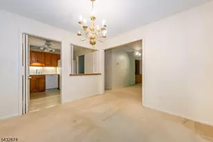 195 Hidden Hollow Ct, Edison, NJ 08820 - Photo 6