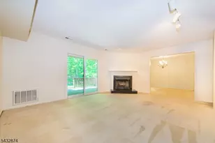 195 Hidden Hollow Ct, Edison, NJ 08820 - Photo 2