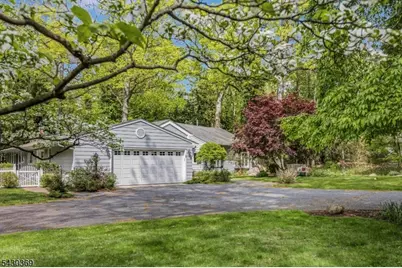 1 Hickory Ln, Roseland, NJ 07068 - Photo 4
