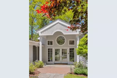 1 Hickory Ln, Roseland, NJ 07068 - Photo 2
