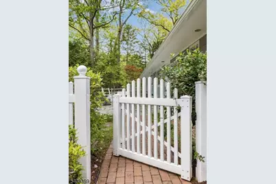 1 Hickory Ln, Roseland, NJ 07068 - Photo 34