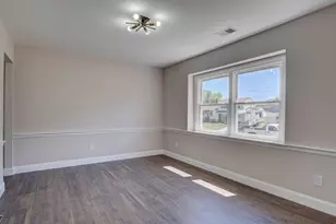 14 Surrey Rd, Franklin Township, NJ 08873 - Photo 2
