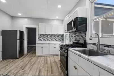 9 Lombardy Pl, Maplewood, NJ 07040 - Photo 6
