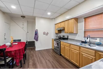 9 Lombardy Pl, Maplewood, NJ 07040 - Photo 18