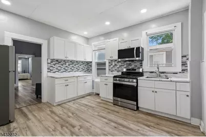 9 Lombardy Pl, Maplewood, NJ 07040 - Photo 4