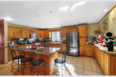 17 Pleasant Pl, Kearny, NJ 07032 - Photo 8