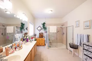 22 Bluffs Ct, Hamburg, NJ 07419 - Photo 16