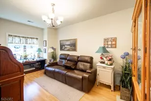 22 Bluffs Ct, Hamburg, NJ 07419 - Photo 6