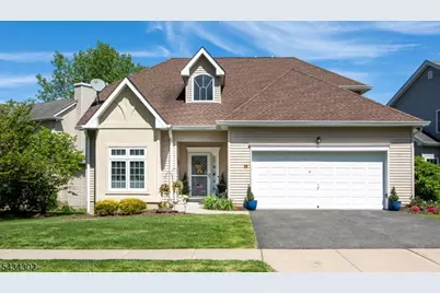 22 Bluffs Ct, Hamburg, NJ 07419 - Photo 1