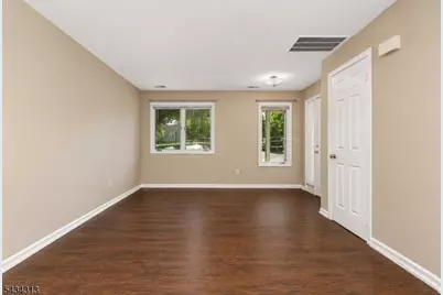 13 Augusta Dr, Clinton Township, NJ 08801 - Photo 4