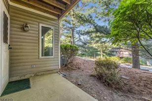 13 Augusta Dr, Clinton Township, NJ 08801 - Photo 20