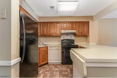 13 Augusta Dr, Clinton Township, NJ 08801 - Photo 8