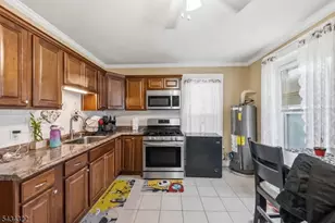 13 Wall St, Raritan, NJ 08869 - Photo 4