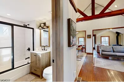 319 Midway Dr, Vernon, NJ 07422 - Photo 8