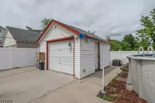 126 W Curtis St, Linden, NJ 07036 - Photo 32