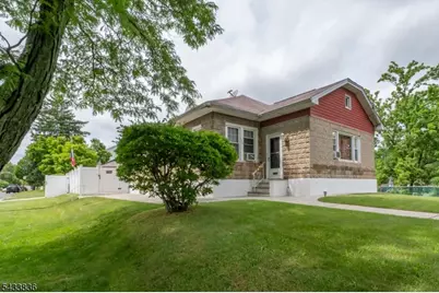 126 W Curtis St, Linden, NJ 07036 - Photo 2