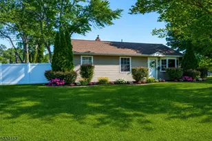 5 Ann Pl, Bridgewater Twp., NJ 08807 - Photo 2