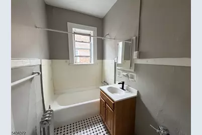 16 Irving Street #C7, Newark, NJ 07104 - Photo 8