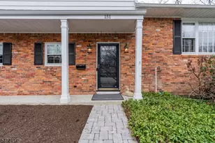 151 Kingwood Dr, Little Falls Township, NJ 07424 - Photo 6