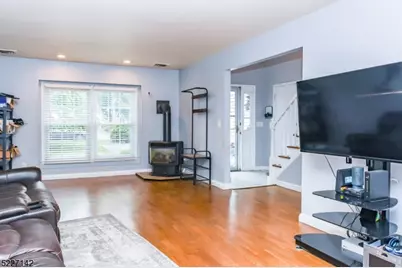 13 Crefeld Ct, Lincoln Park, NJ 07035 - Photo 4