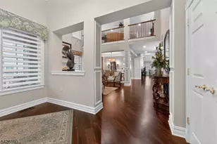 4 Mayflower Ct, Franklin Township, NJ 08873 - Photo 4