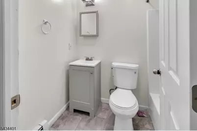 65 Montgomery Ave U2, Irvington, NJ 07111 - Photo 8