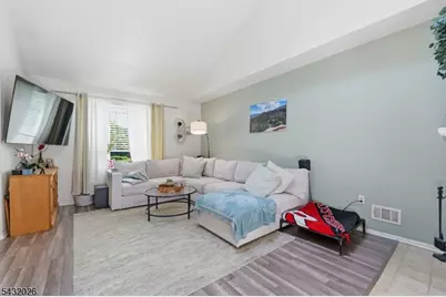 26 Driftwood Dr, Franklin Township, NJ 08873 - Photo 6