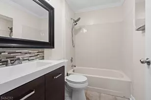 24 Amberly Ct, Franklin Township, NJ 08823 - Photo 10