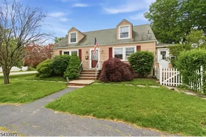 9 Albert St, Pequannock Township, NJ 07444 - Photo 2