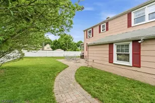 9 Albert St, Pequannock Township, NJ 07444 - Photo 4
