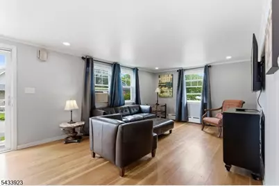 9 Albert St, Pequannock Township, NJ 07444 - Photo 14