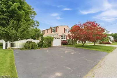 9 Albert St, Pequannock Township, NJ 07444 - Photo 6