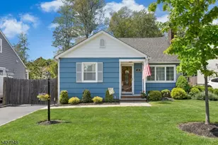 28 Janeway Pl, Morris Plains, NJ 07950 - Photo 1