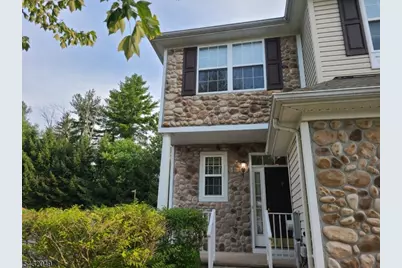16 Scarlet Oak Dr, Montgomery Township, NJ 08540 - Photo 2