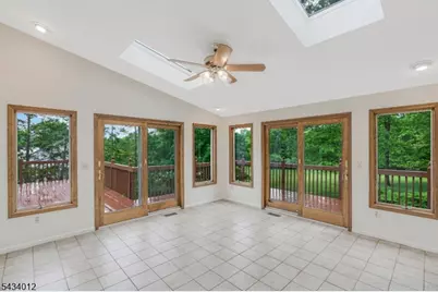 8 Deerwood Trl, Warren Township, NJ 07059 - Photo 12