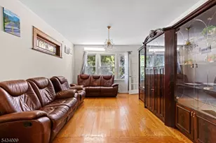 13-07 Willow St, Fair Lawn, NJ 07410 - Photo 4