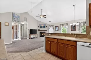 23 Caleb Ct, Hardyston Township, NJ 07419 - Photo 4