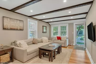 56 Highwood Rd, Parsippany, NJ 07834 - Photo 10