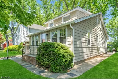 56 Highwood Rd, Parsippany, NJ 07834 - Photo 4