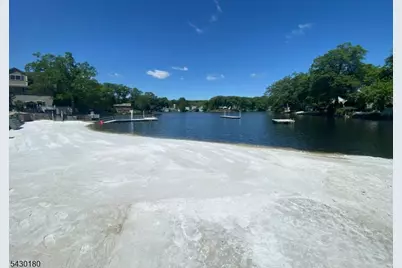 56 Highwood Rd, Parsippany, NJ 07834 - Photo 32