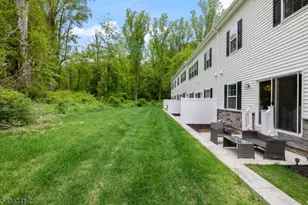 18 McCluskey Pl, Morris Plains, NJ 07950 - Photo 48