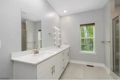 18 McCluskey Pl, Morris Plains, NJ 07950 - Photo 34