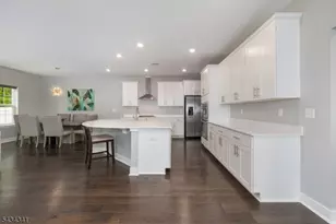 18 McCluskey Pl, Morris Plains, NJ 07950 - Photo 14