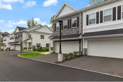 18 McCluskey Pl, Morris Plains, NJ 07950 - Photo 4