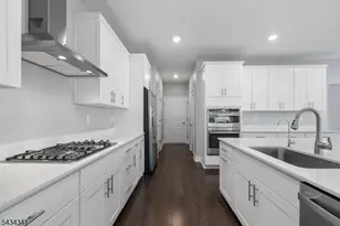 18 McCluskey Pl, Morris Plains, NJ 07950 - Photo 18