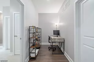 18 McCluskey Pl, Morris Plains, NJ 07950 - Photo 32