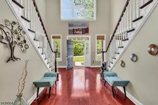 4 Sovereign Dr, Mount Olive, NJ 07836 - Photo 4