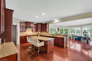 4 Sovereign Dr, Mount Olive, NJ 07836 - Photo 8