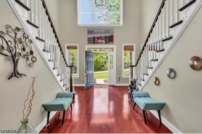 4 Sovereign Dr, Mount Olive, NJ 07836 - Photo 4